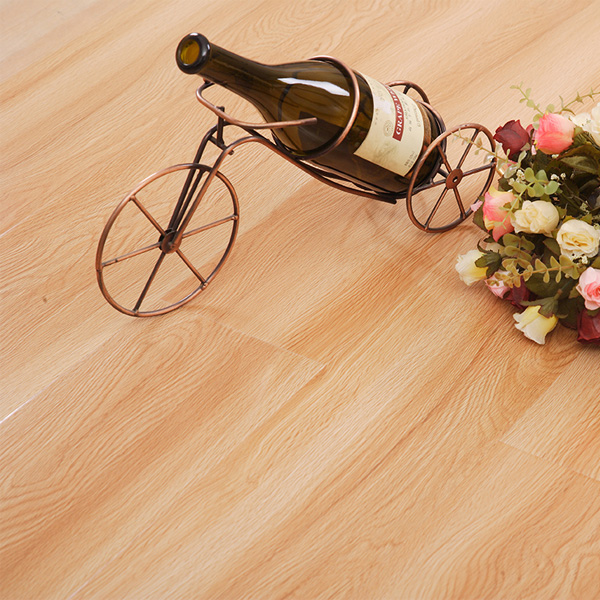 歐派強(qiáng)化復(fù)合地板